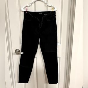 Black skinny jeans